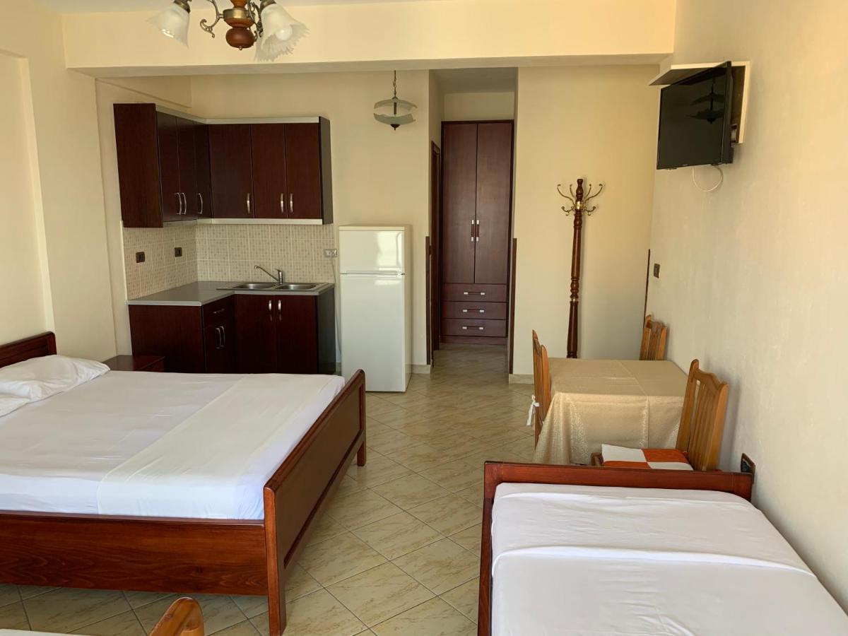 The First Hotel Saranda Dış mekan fotoğraf