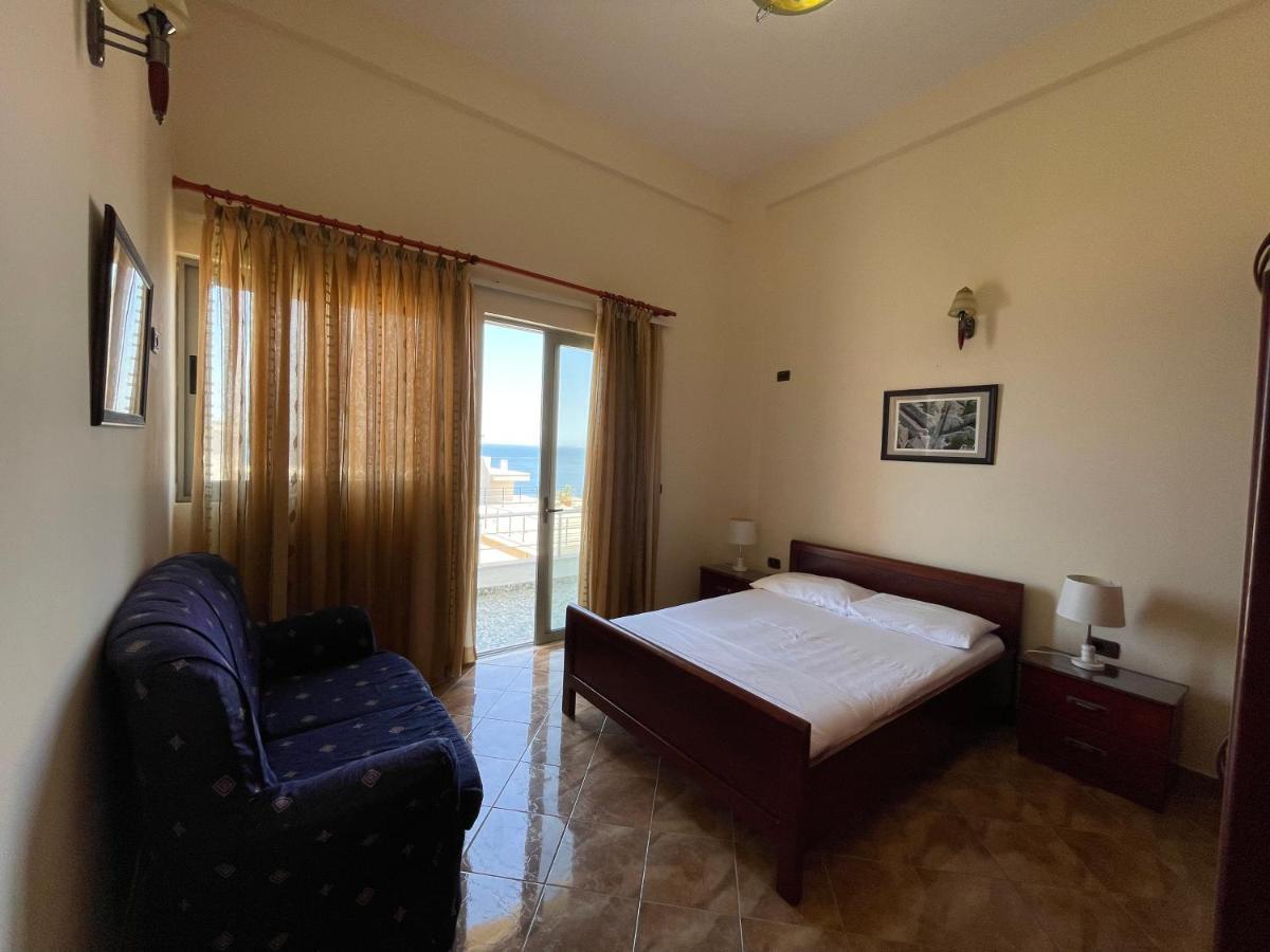 The First Hotel Saranda Dış mekan fotoğraf