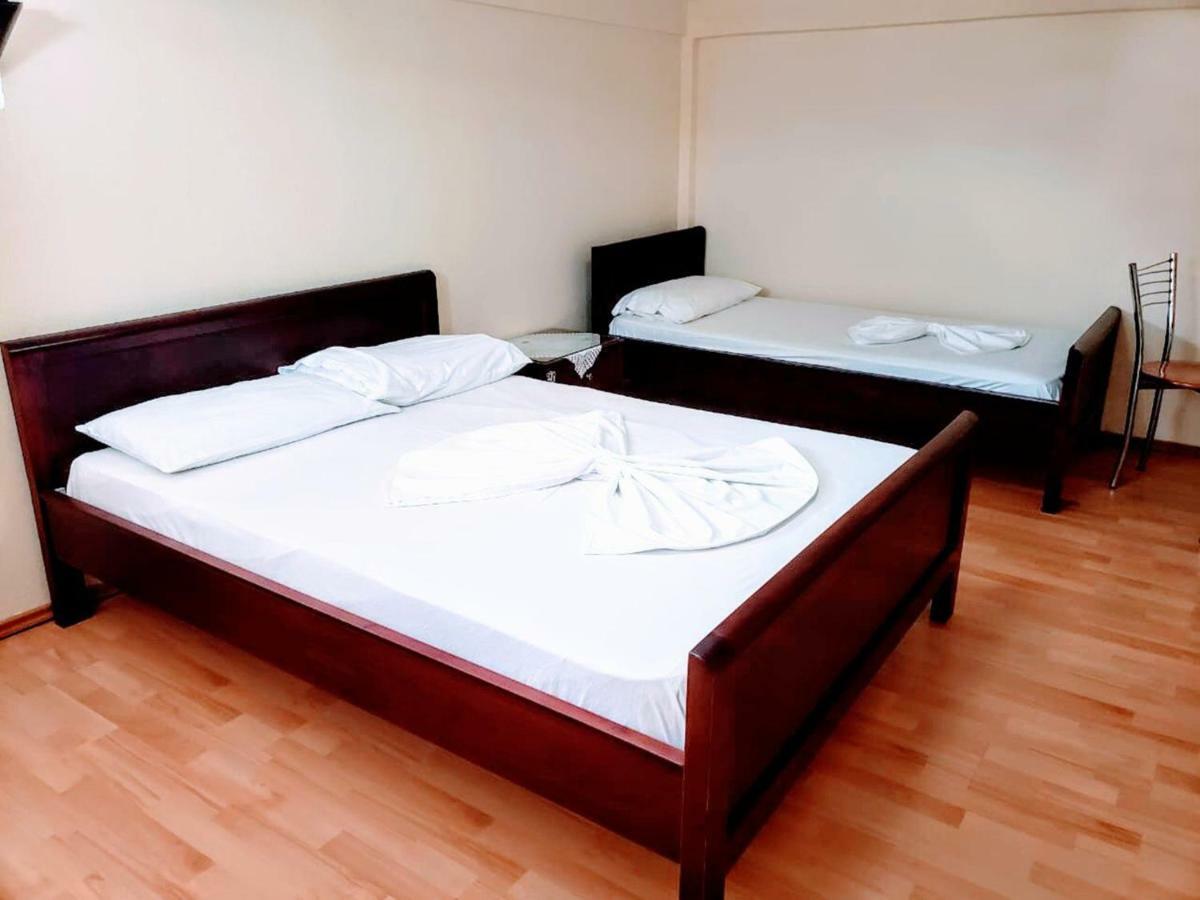 The First Hotel Saranda Dış mekan fotoğraf