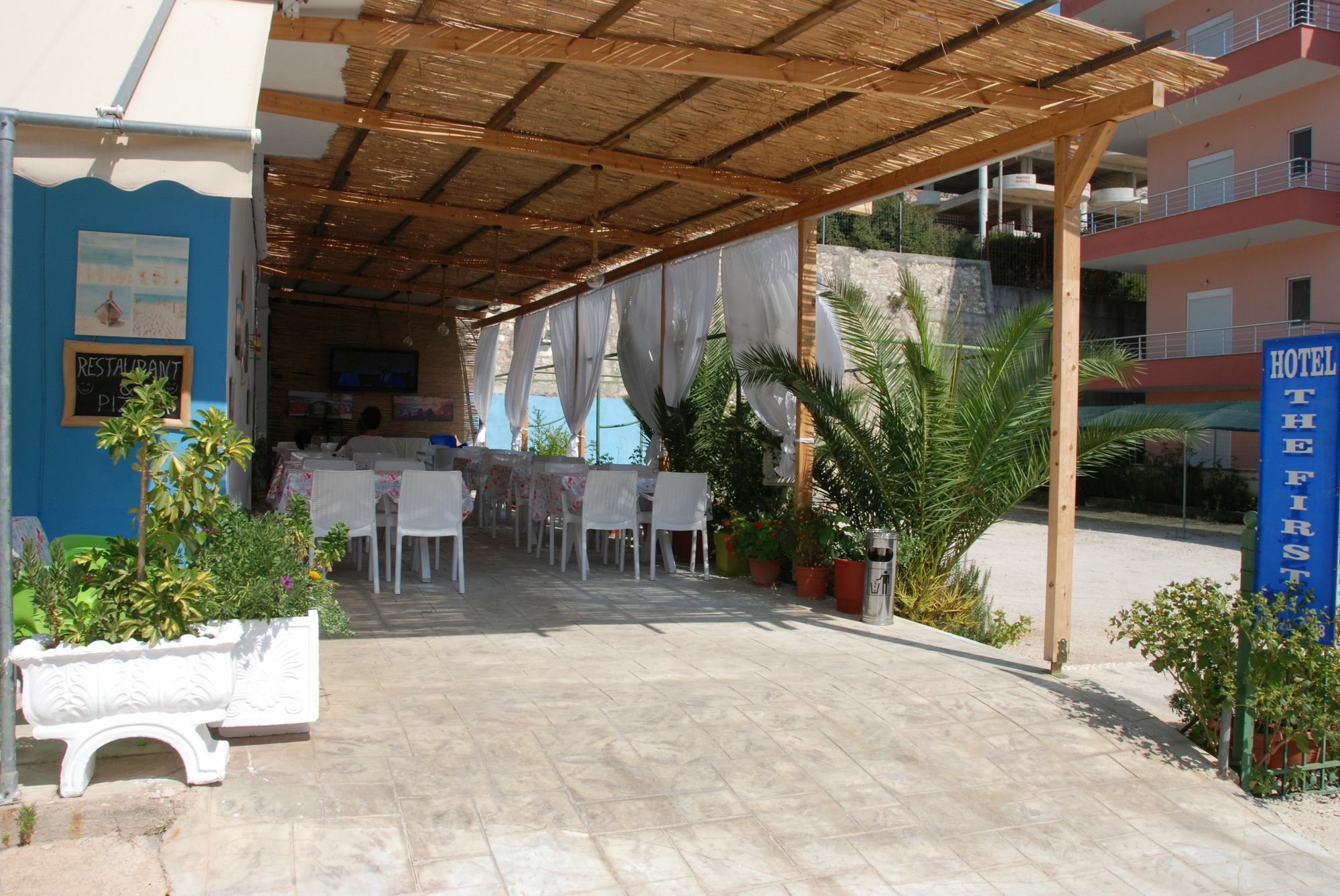 The First Hotel Saranda Dış mekan fotoğraf