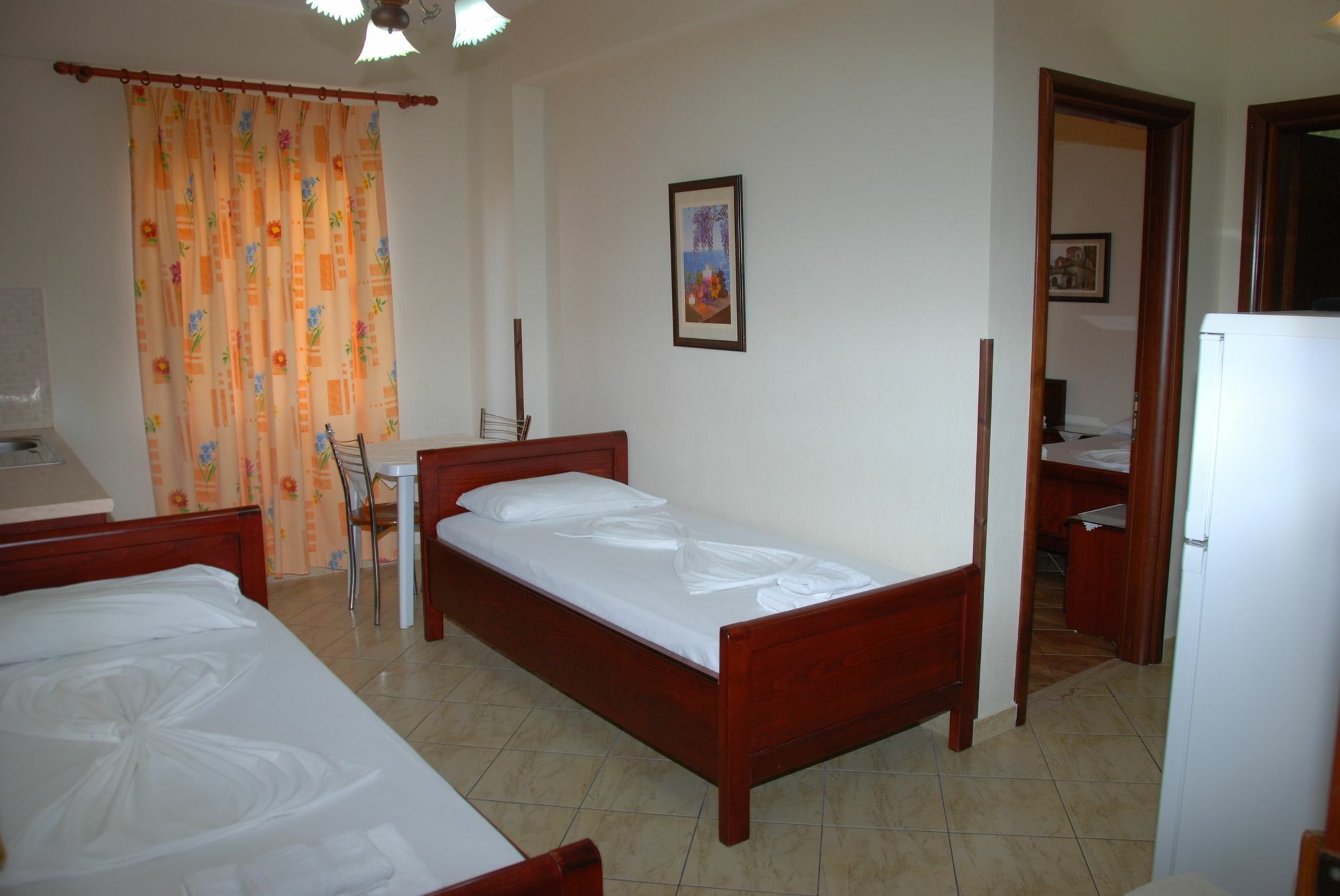 The First Hotel Saranda Dış mekan fotoğraf